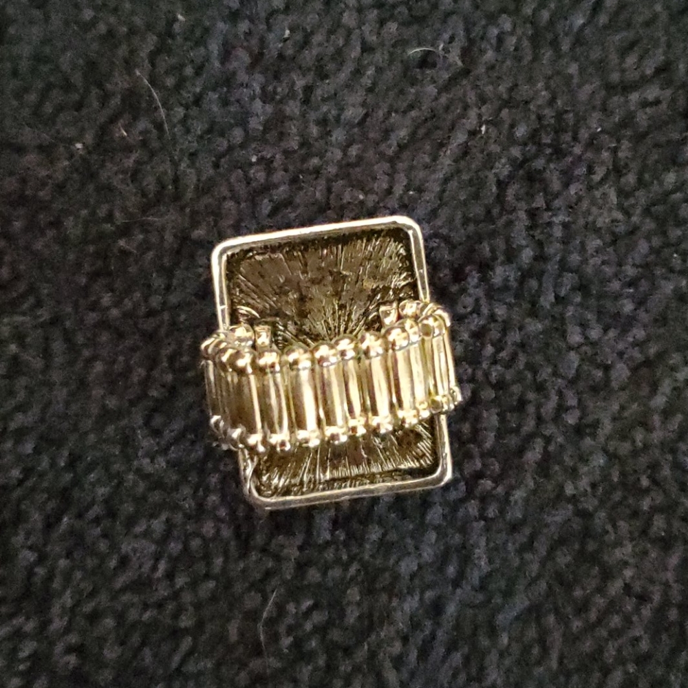 Ring - Picture 2 of 2